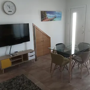 2 Bedroom Apartment, 150 M. From Beach And Centre Of Apartamento