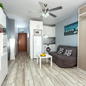 Piscinas - Wifi - Fire Stick Amazon - 10 Min Playa - 5 Min Centro - Recién Reformado Apartamento Torremolinos